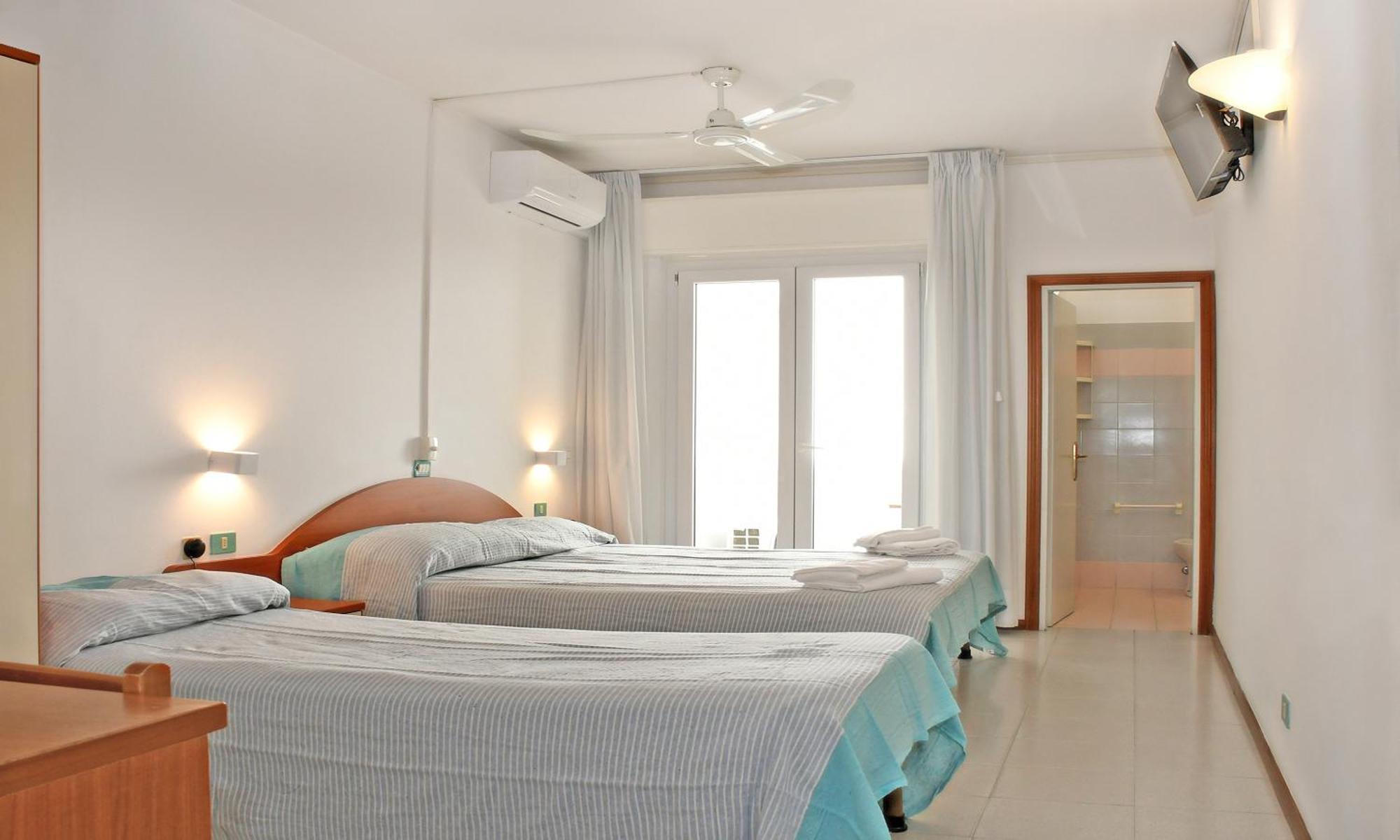 Hotel Exclusive In Pieno Centro - Nuova Gestione 2025 Riccione Exteriör bild