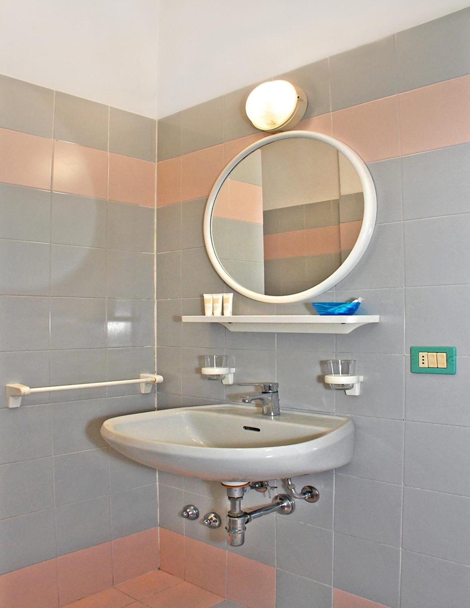 Hotel Exclusive In Pieno Centro - Nuova Gestione 2025 Riccione Exteriör bild