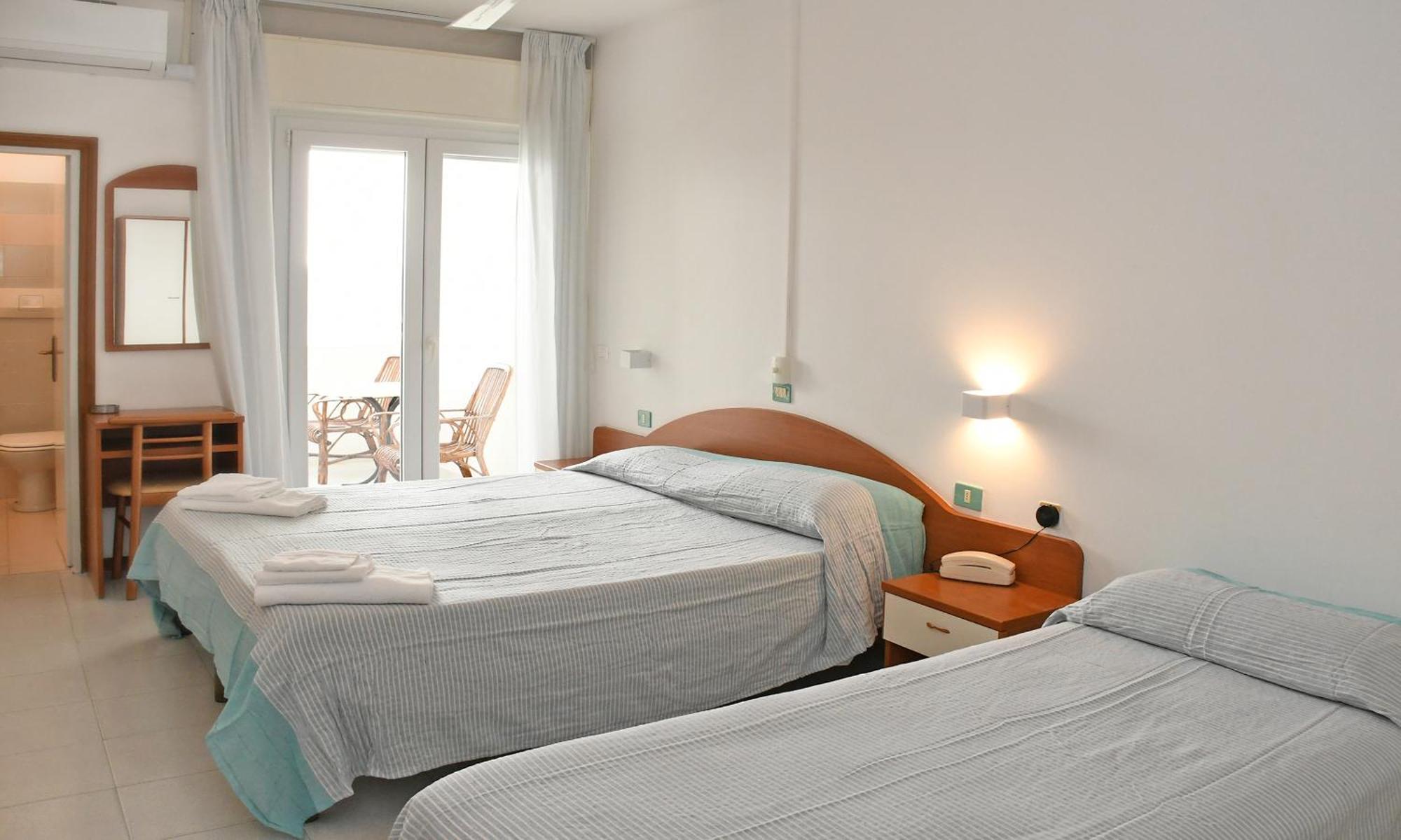 Hotel Exclusive In Pieno Centro - Nuova Gestione 2025 Riccione Exteriör bild