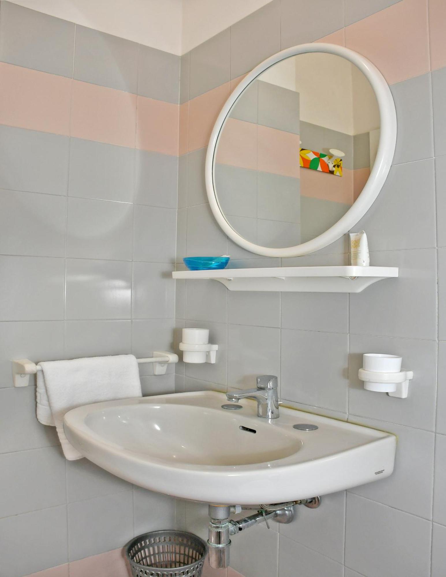Hotel Exclusive In Pieno Centro - Nuova Gestione 2025 Riccione Exteriör bild