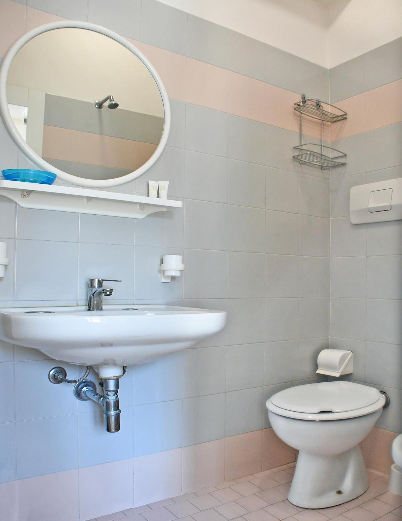 Hotel Exclusive In Pieno Centro - Nuova Gestione 2025 Riccione Exteriör bild