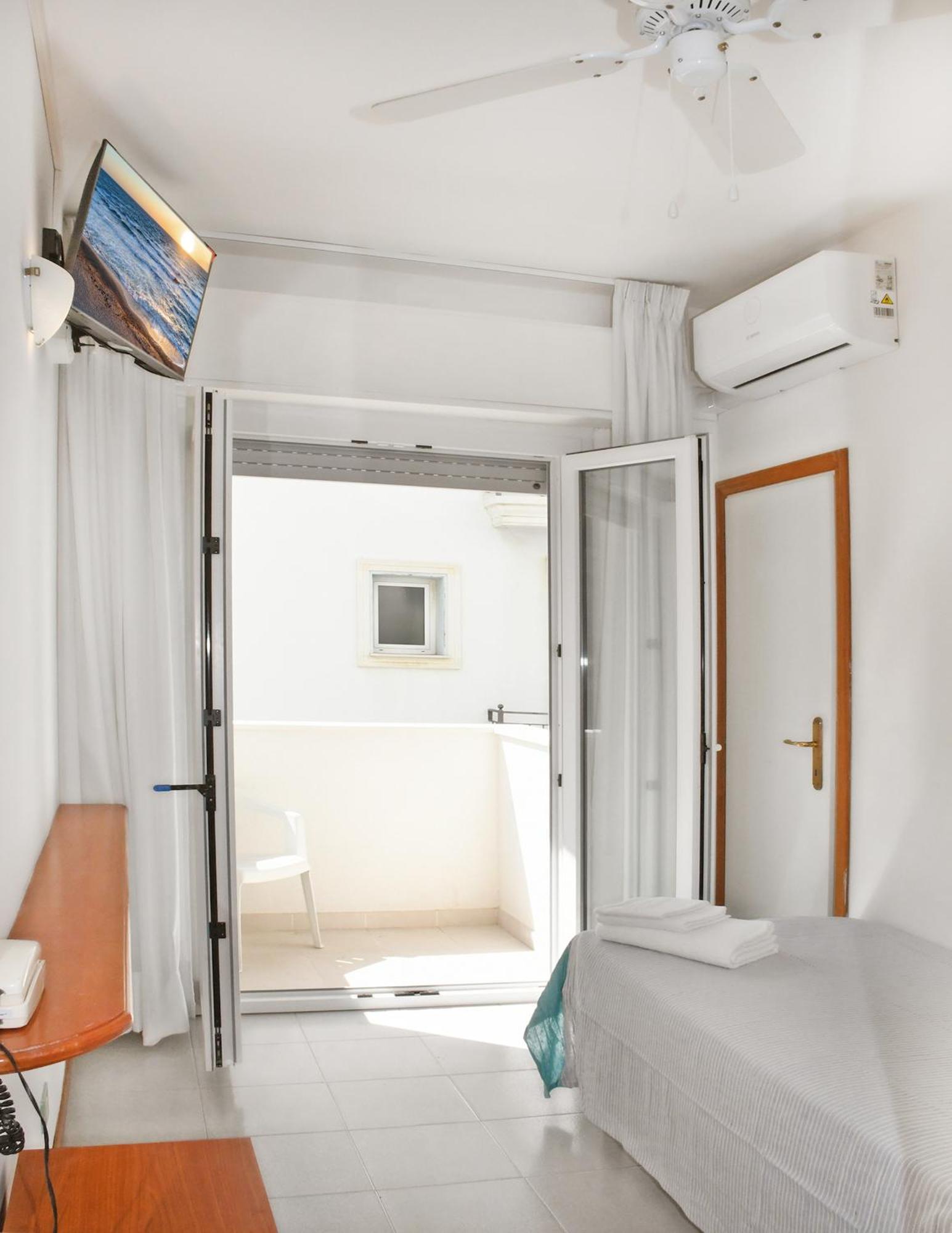 Hotel Exclusive In Pieno Centro - Nuova Gestione 2025 Riccione Exteriör bild
